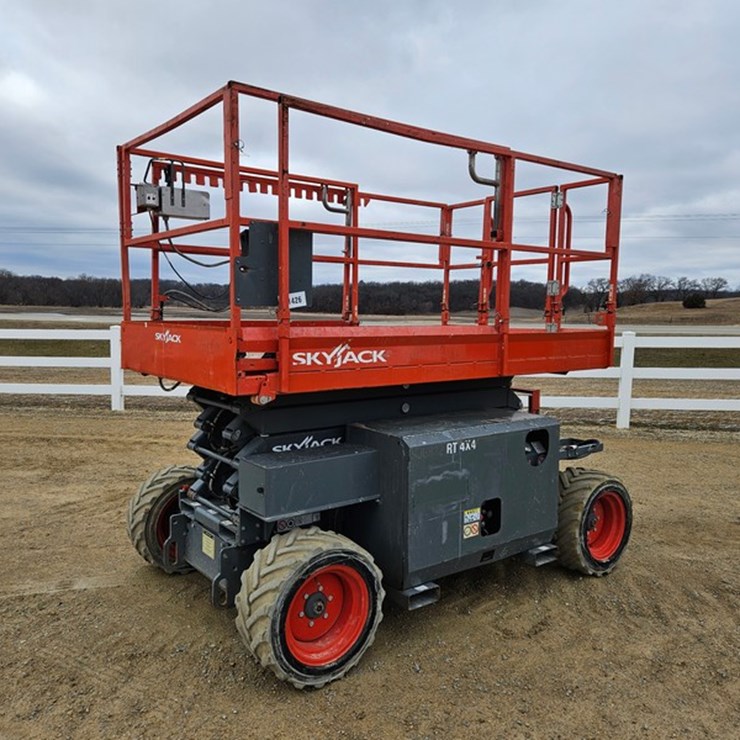 2017 SKYJACK SJ6832RT