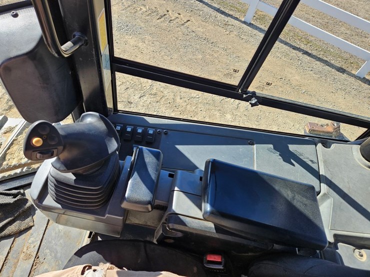 caterpillar-d5k-lgp-image-30