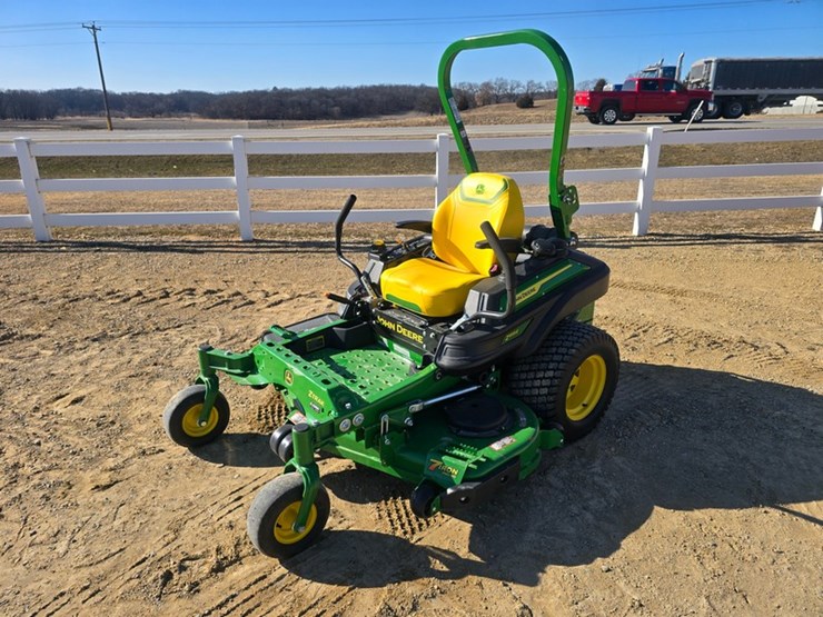 2025-john-deere-z915e-image-1