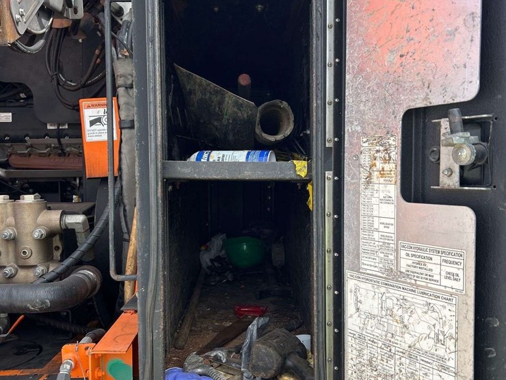 2020-freightliner-114sd-image-26