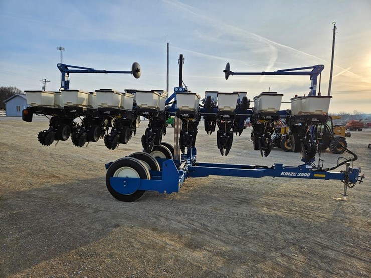 2019-kinze-3500-image-6