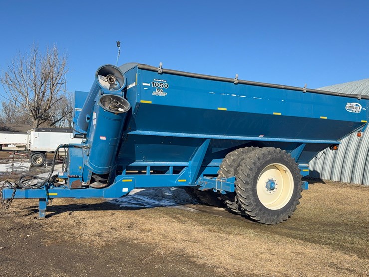 2008-kinze-1050-image-1