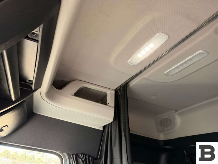 2019-freightliner-cascadia-126-image-66