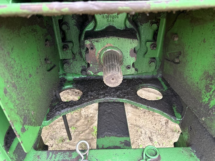 2015-john-deere-8345r-image-10