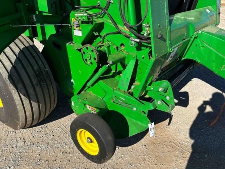 2020-john-deere-560m-image-22