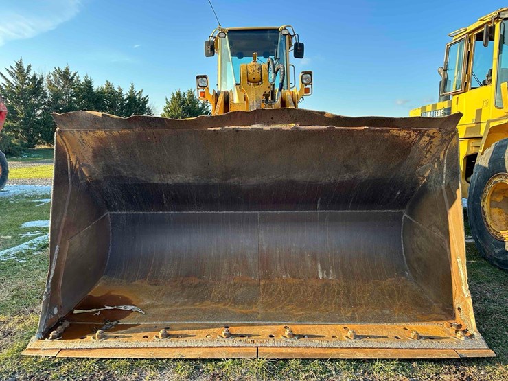 1999-deere-744h-image-2