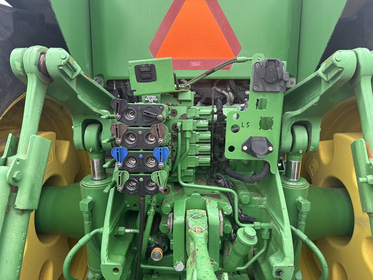 2015-john-deere-8270r-image-5