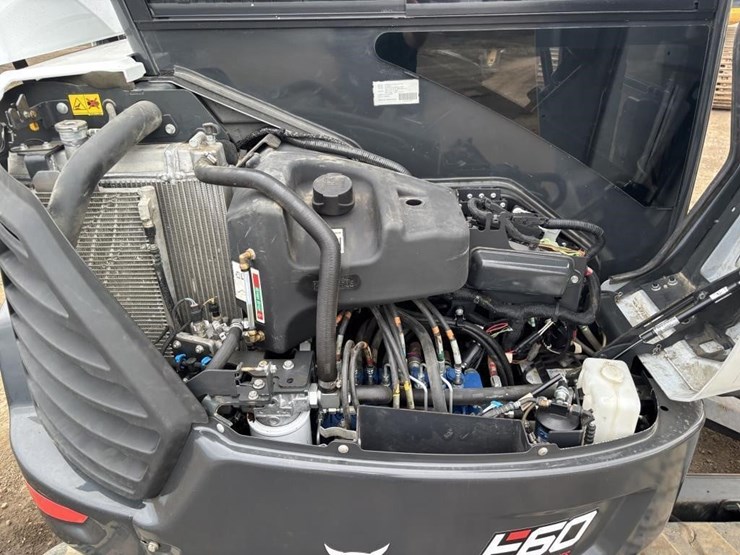 2021-bobcat-e60-image-45