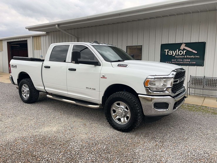 2022-dodge-2500-image-1