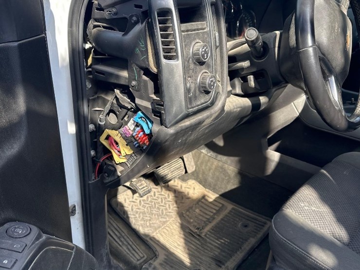 2016-chevrolet-silverado-1500-image-13