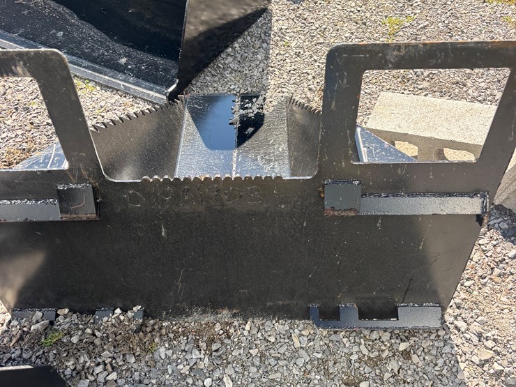 #1047-•-40-in.-skid-steer-spade-bucket-image-3
