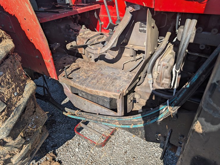 massey-ferguson-383-image-11