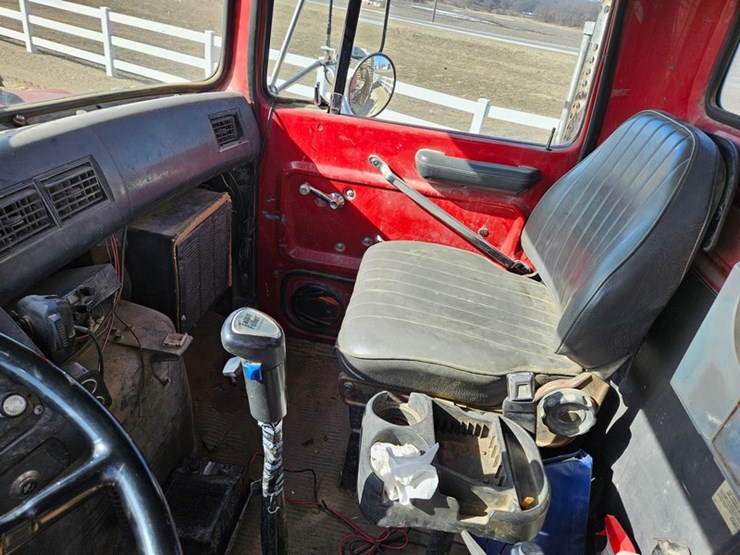 1989-ford-l9000-image-49