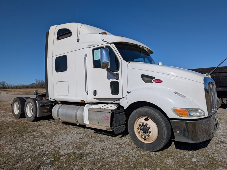 2004-peterbilt-387-image-2