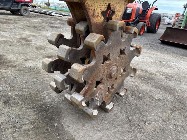 2012-jcb-js160-image-9