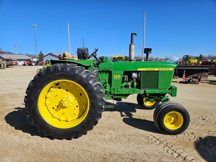 john-deere-3010-image-6