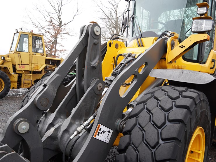 2022-volvo-l60h-image-31