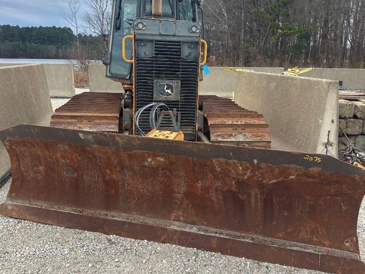 2015-deere-650k-lgp-image-13