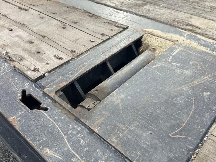 2023-landoll-455b-image-11