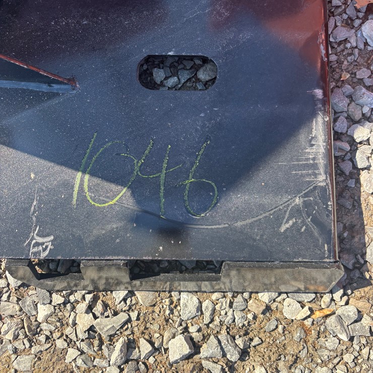 #1046 • Skid Steer 2 in. Hirch Reciever