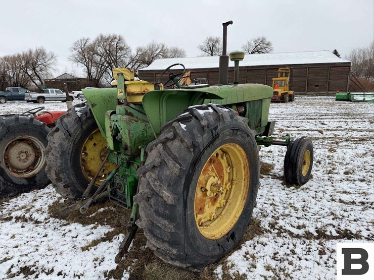 john-deere-4010-image-6