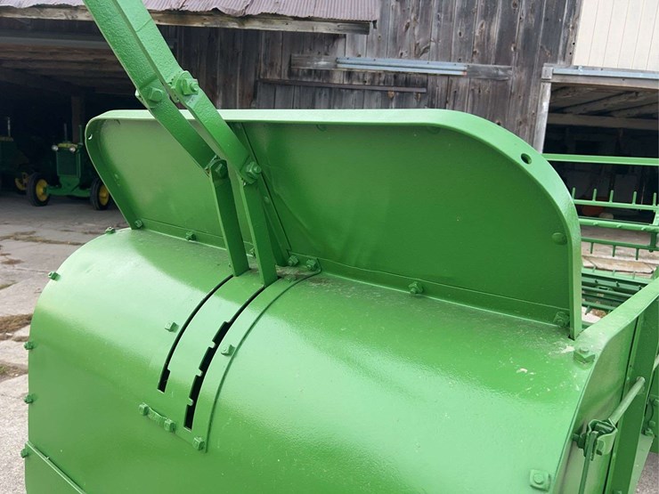john-deere-model-h-manure-spreader-image-40