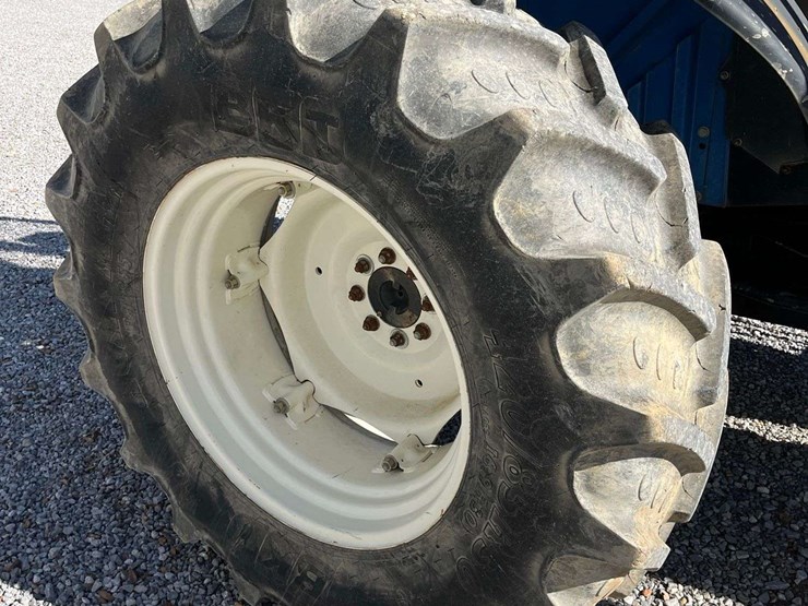 2009-new-holland-t5040-image-16