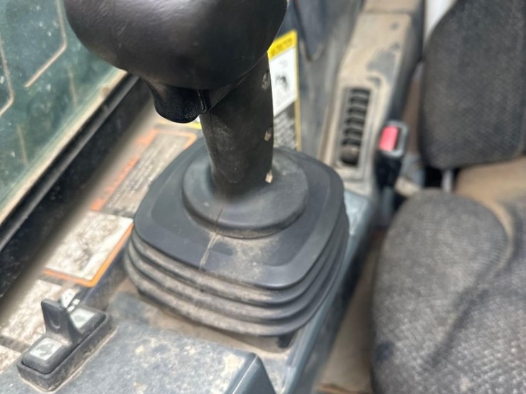 2018-deere-331g-image-19