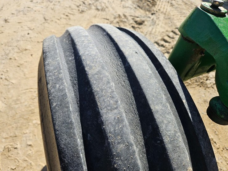 john-deere-3010-image-36