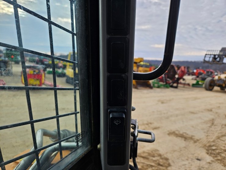 2020-case-tv450-image-30