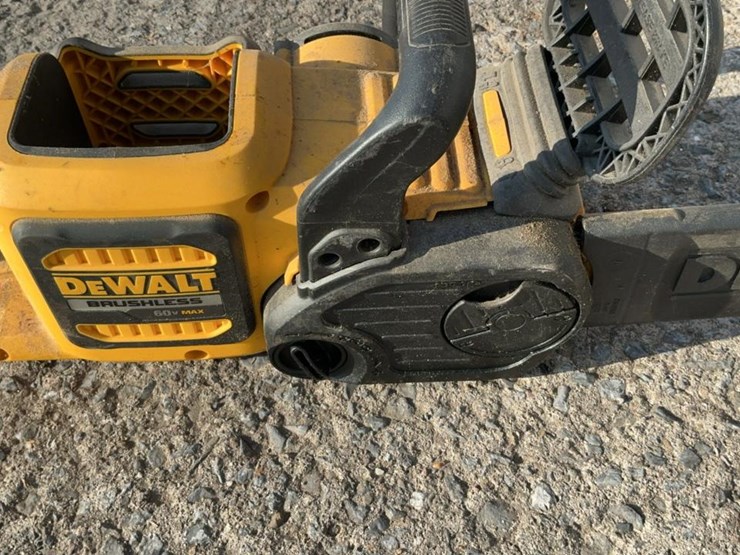 #104-•-dewalt-chainsaw-and-reciprocating-saw-image-13