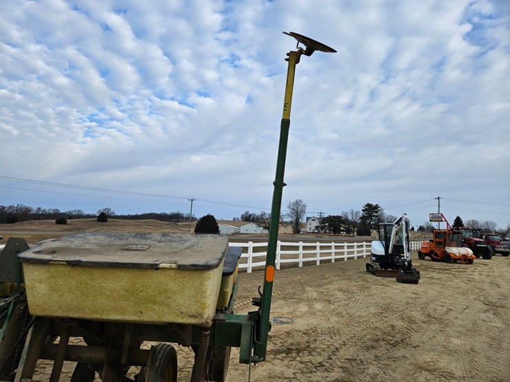 john-deere-7000-image-25