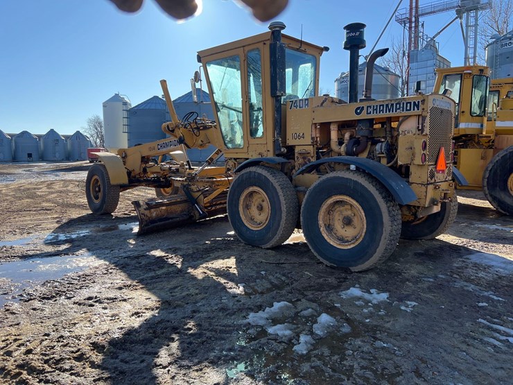 champion-740a-image-6