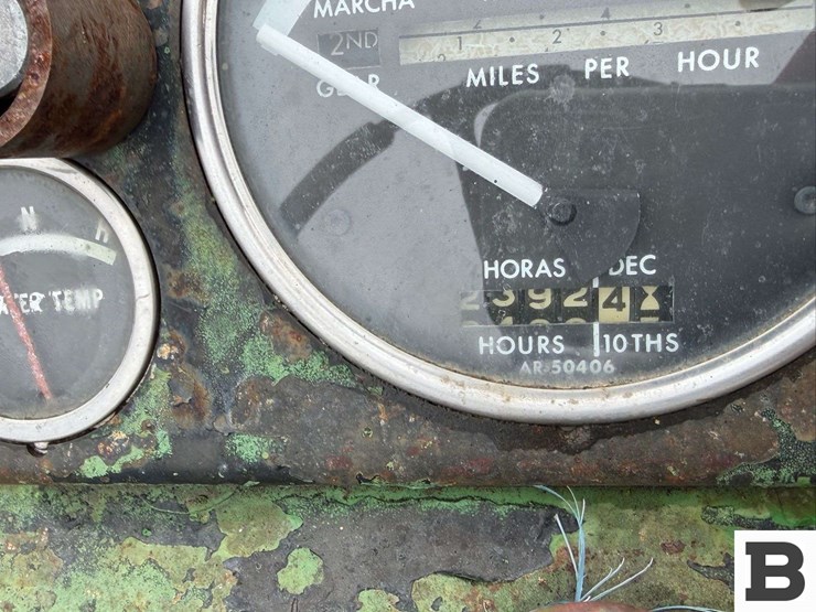 john-deere-4010-image-43