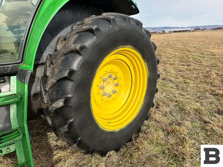 2014-john-deere-6140m-image-21