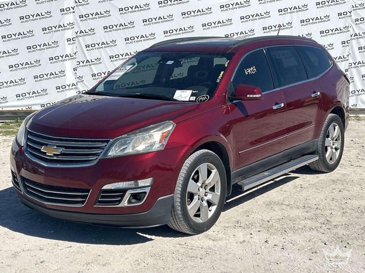 2015-chevrolet-traverse-image-1