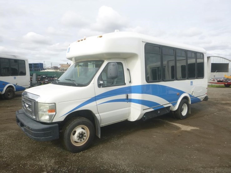 2014-ford-e450-image-1