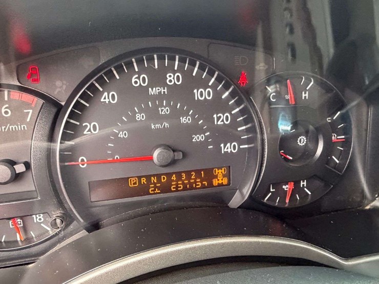 2004-nissan-titan-image-26