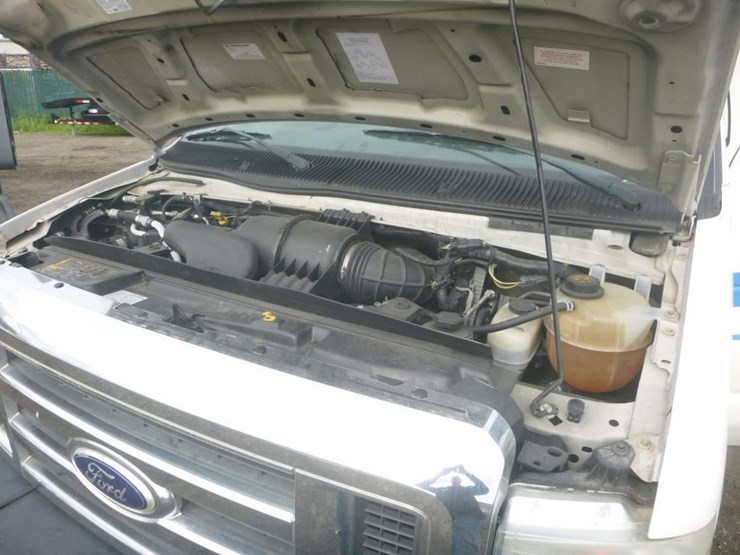 2014-ford-e450-image-11