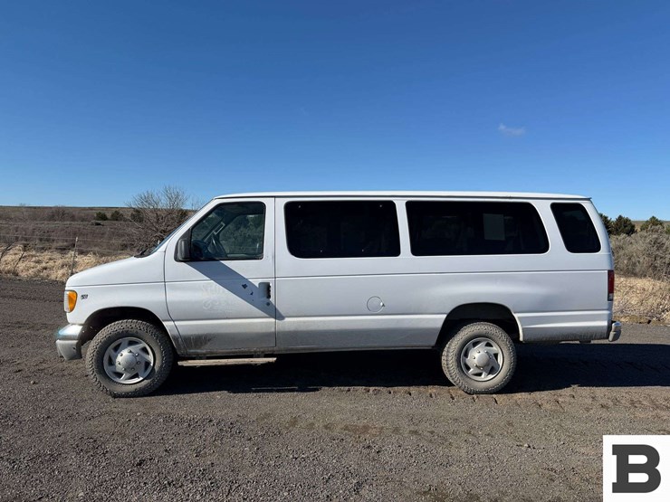 2001-ford-econoline-350-image-3
