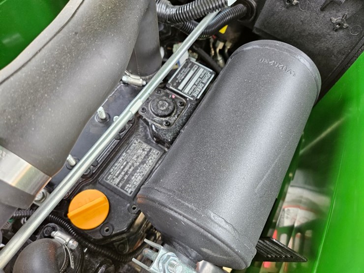 2024-john-deere-1025r-image-17