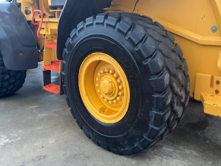 2019-volvo-l70h-image-38