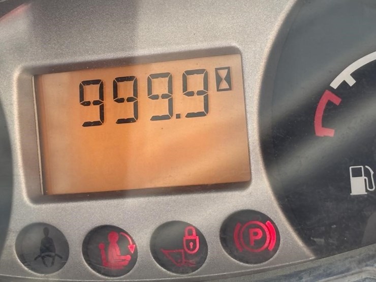 2021-bobcat-s590-image-29