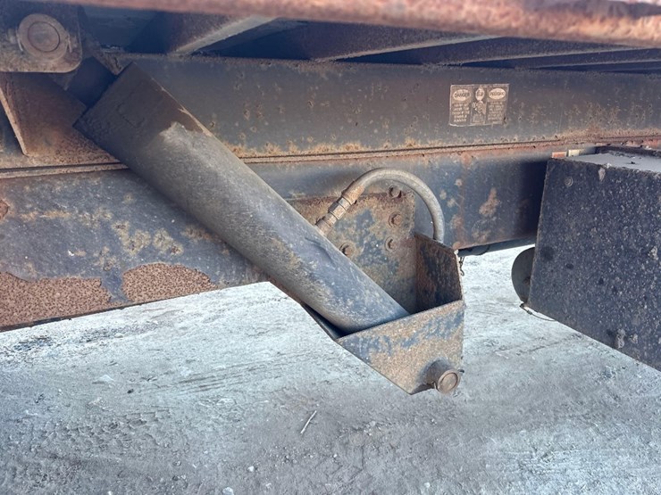 2005-kenworth-t300-image-12