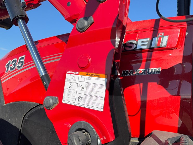 2021-case-ih-maxxum-135-image-44