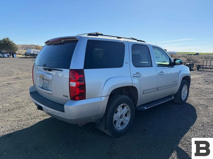 2011-chevrolet-tahoe-image-5