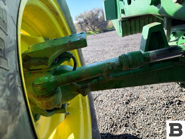 2013-john-deere-6125r-image-21
