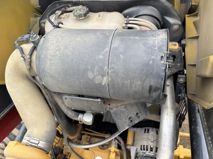 2017-deere-210l-image-28