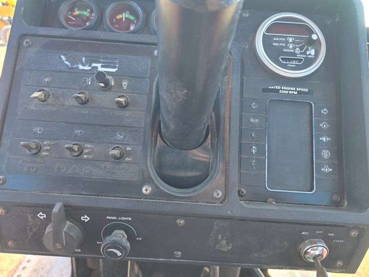 white-2-155-image-31