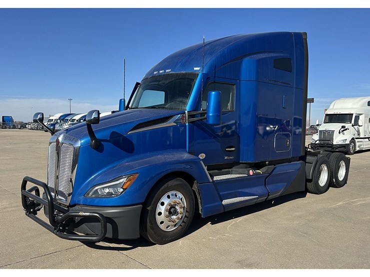 2023-kenworth-t680-image-2